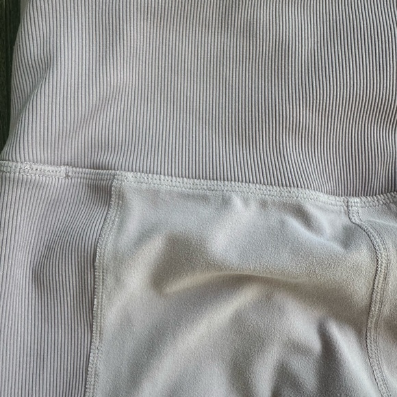 Athleta Leggings. Blush pink in color. Women’s size small. Great used condition! - Picture 9 of 9